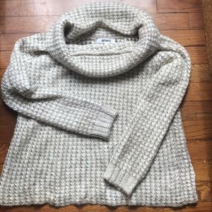 Cozy BB Dakota sweater